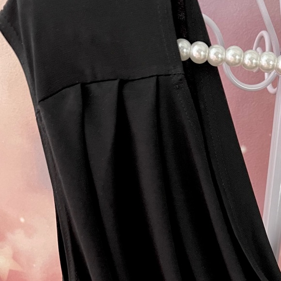 Beautiful classic black top for any occasion. size small-medium - Picture 8 of 8